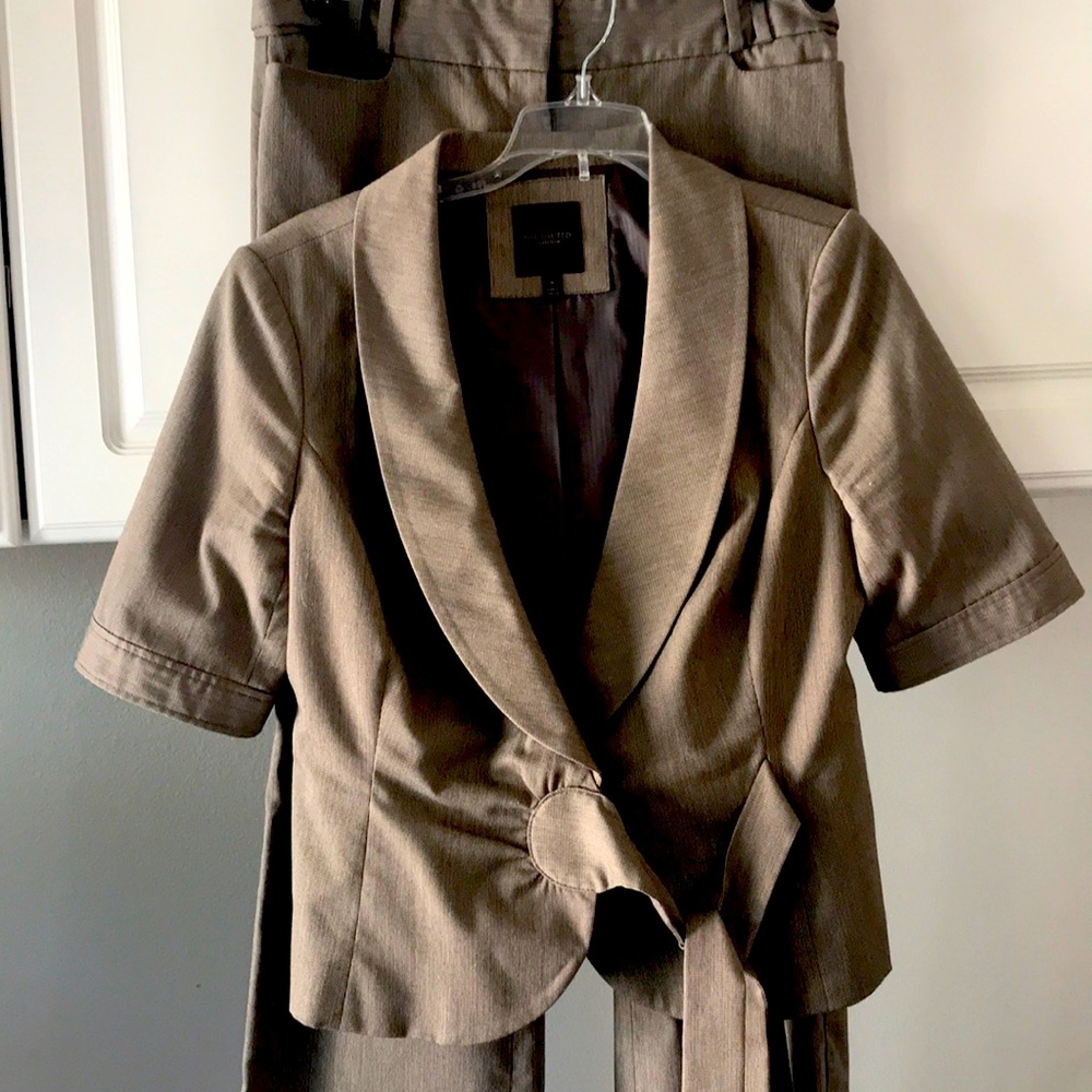 Limited pant suite size 6 pants and medium jacket